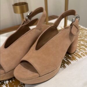 Aerosoles Elegant Tan Slingback Heels